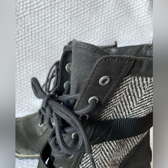 Sorel NWOT Women's Slimboot Lace Casual Boot 11 - Picture 15 of 15